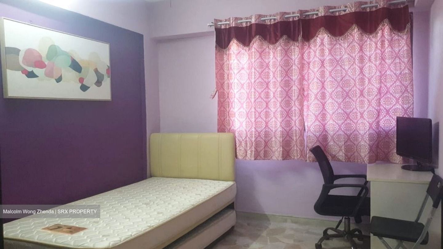 Blk 214 Jurong East Street 21 (Jurong East), HDB 3 Rooms #570563591